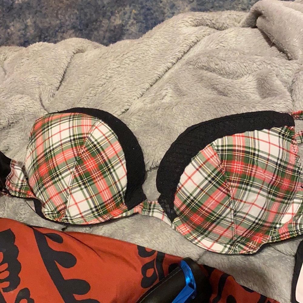 Victoria secrets brand 34b lightly push up bra